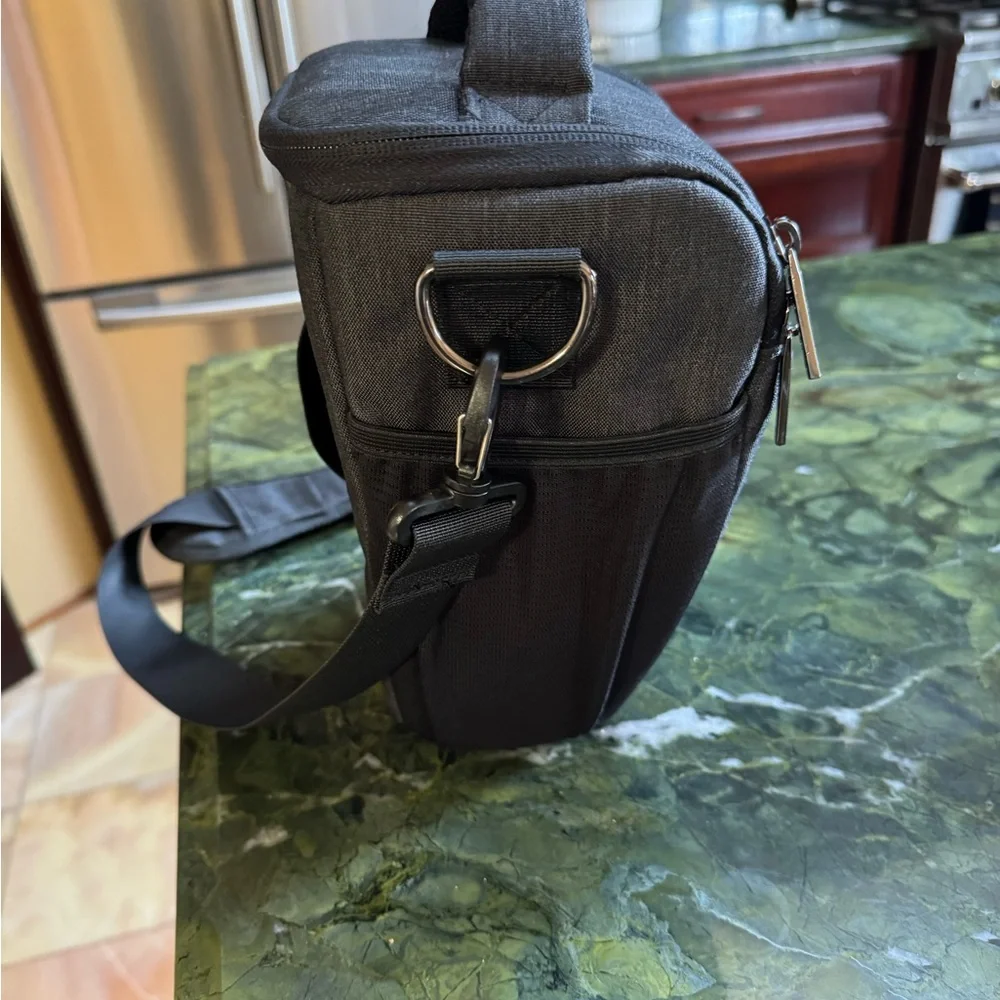 CADeN DSLR/SLR Camera Shoulder Bag Case with adjustable shoulder strap & belt